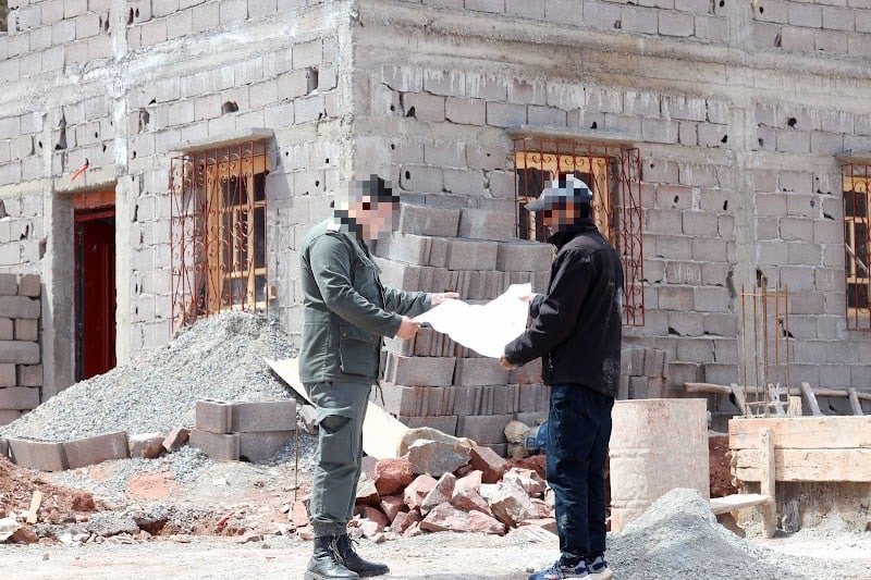 الرشيدية: حملة ميدانية واسعة للسلطات المحلية بالملحقة الإدارية الرابعة لمحاربة البناء العشوائي والأوراش غير المرخصة