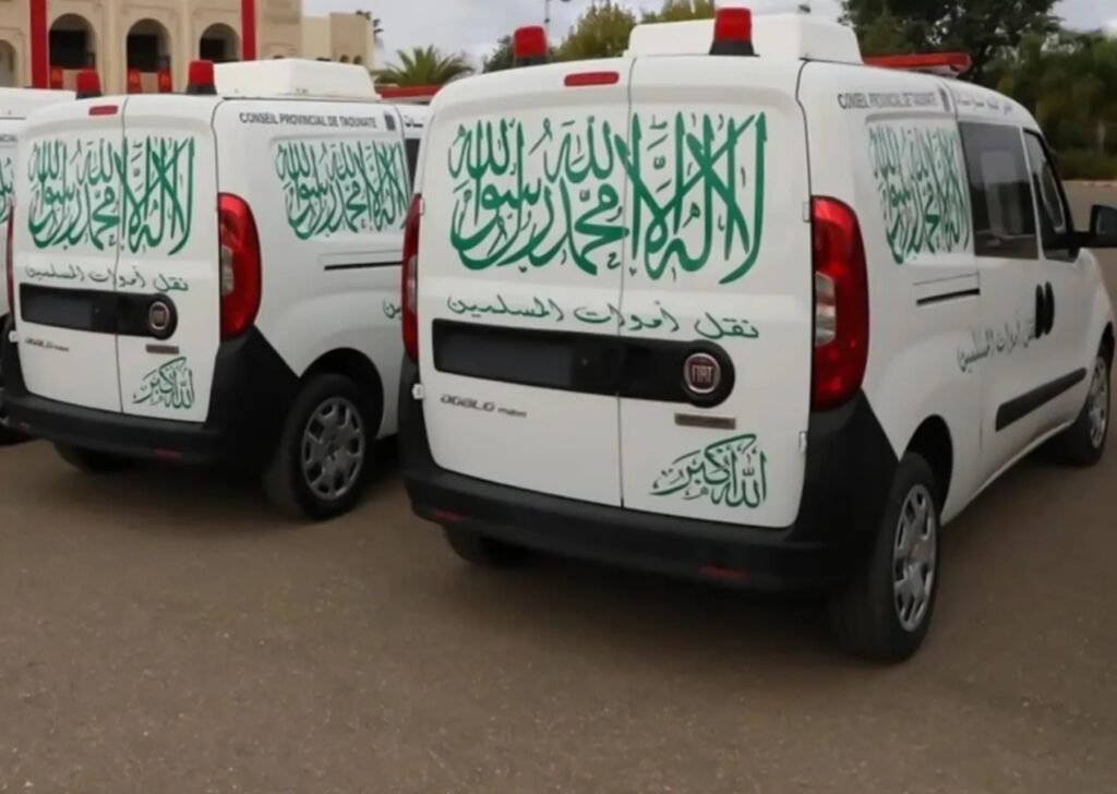 قرار مشترك يُبقي على عبارات دينية محددة في سيارات نقل الأموات ويُحيّن الإطار التنظيمي لعمليات الدفن