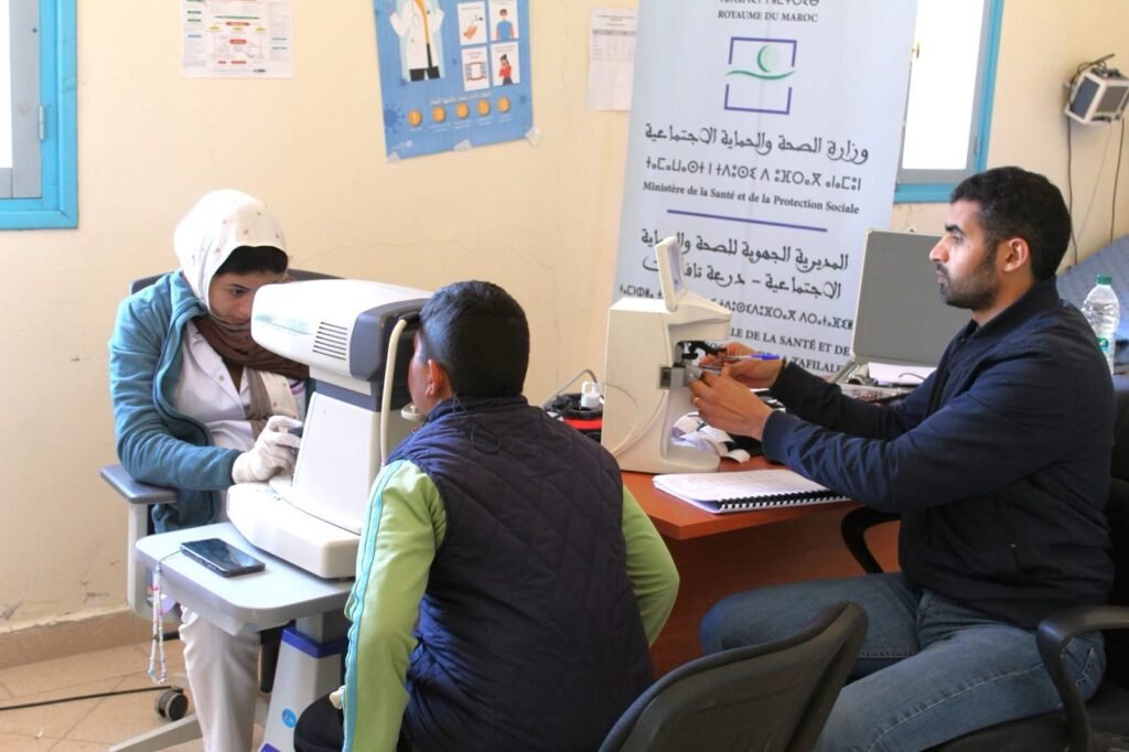 حملة طبية بإقليم ورزازات تستهدف صحة التلاميذ وتوفر نظارات مجانية لدعم التحصيل الدراسي بالمناطق القروية